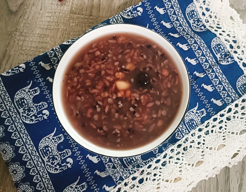 乌米八宝粥的做法