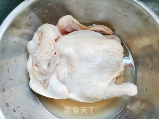 沙锅版猪肚包鸡的做法步调：3