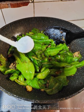 肉终白烧青椒的做法步调：6