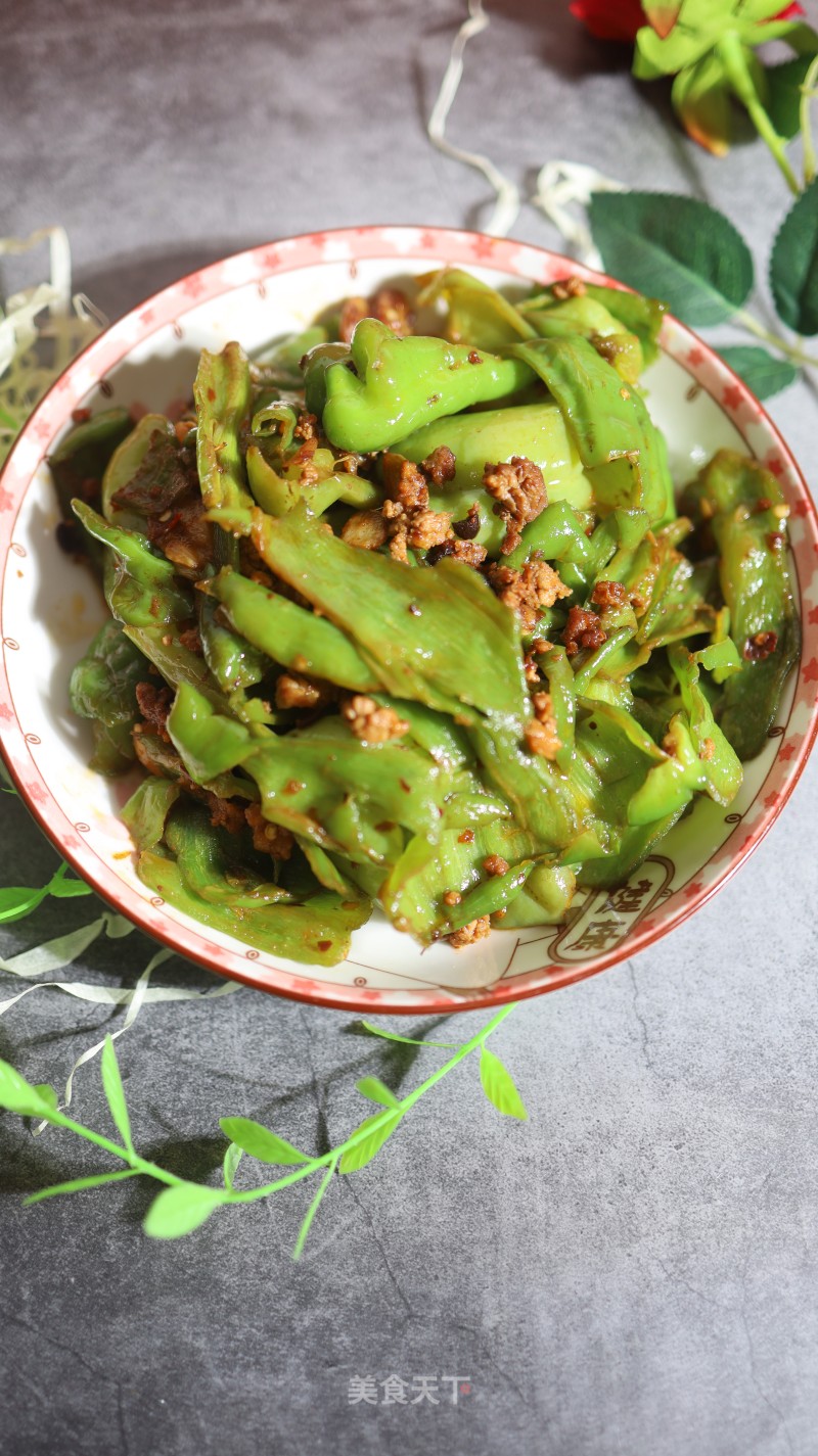 肉终白烧青椒的做法