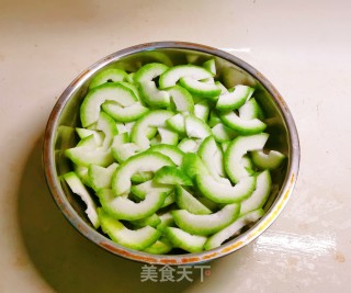 酱烧虾皮冬瓜的做法步调：2