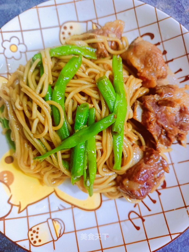 排骨豆角焖里的做法
