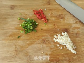 蒜蓉粉丝龙利鱼——合适夏日的蒸菜！的做法步调：2
