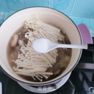 喷鼻菇炖羊肉的做法步调：8