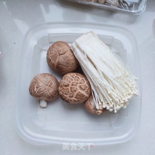 喷鼻菇炖羊肉的做法步调：2