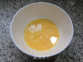 乌木耳鸡蛋炒毛毛菜的做法步调：2