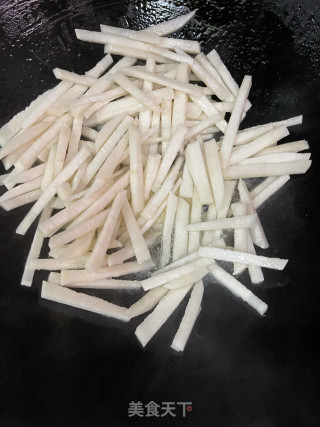 秋笋炒牛肉的做法步调：9