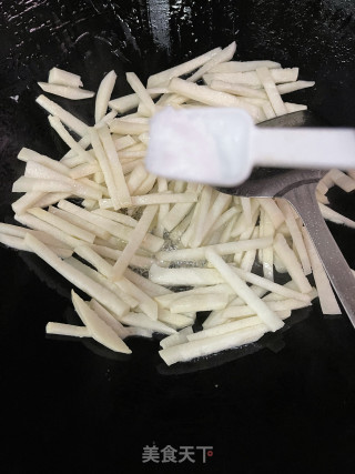 秋笋炒牛肉的做法步调：10
