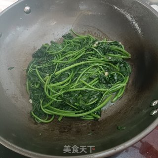 猪油炒白薯藤的做法步调：7