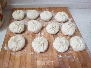 油豆角猪肉馅包子的做法步调：7