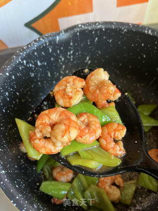 青椒炒虾仁的做法步调：8