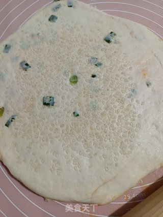 收里葱花饼的做法步调：11