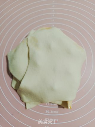 收里葱花饼的做法步调：9