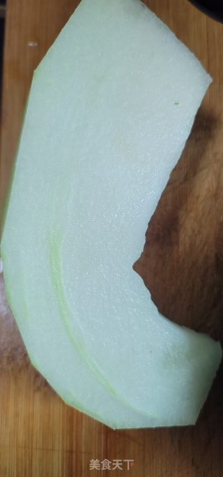 瑶柱虾米烩冬瓜的做法步调：1