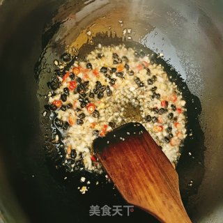 爆炒空心菜梗的做法步调：5