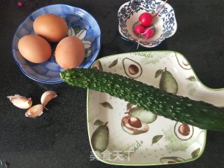 蒜泥拌合蔬鸡蛋的做法步调：1