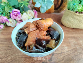 乌木耳炖土鸡的做法步调：10