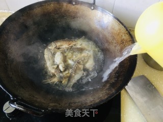 冬瓜鲫鱼炖豆腐的做法步调：5
