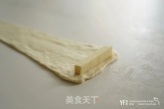 黄油盐里包的做法步调：6