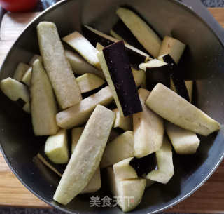 茄子烧牛肉的做法步调：3