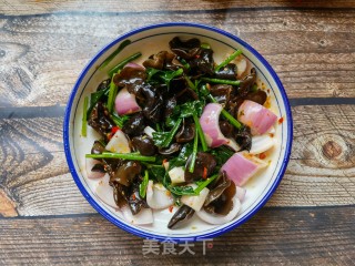菠菜木耳拌洋葱的做法步调：8