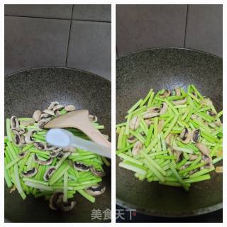 蘑菇肉丝炒蒜薹的做法步调：9