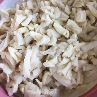 五花肉炒萝卜干的做法步调：1