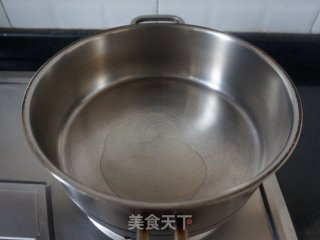 西芹木耳炒肉片的做法步调：4