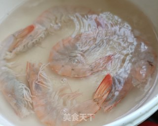 木耳养心菜拌虾仁的做法步调：11