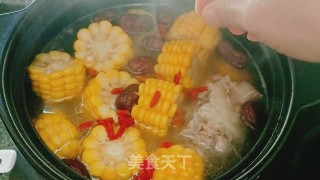玉米骨头汤的做法步调：7