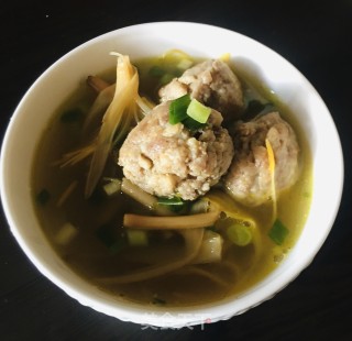 记忧草肉丸汤的做法步调：9