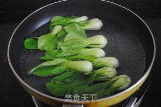 鲍鱼扒菜胆的做法步调：2