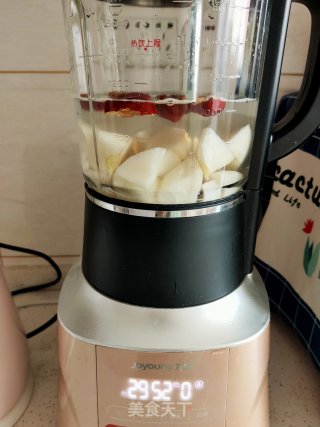 白枣雪梨莲藕羹的做法步调：7