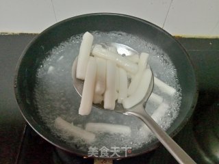 年糕烧鸡翅根的做法步调：4