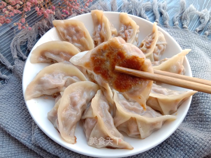 胡萝卜猪肉煎饺的做法