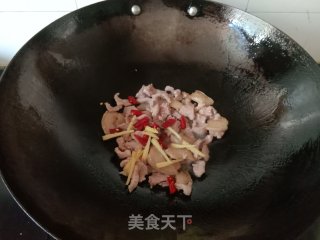 白薯粉炒肉的做法步调：4