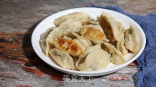 鸡胸肉木耳胡萝卜煎饺的做法步调：7