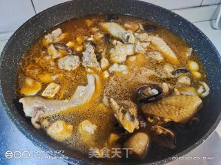 喷鼻菇啤酒焖鸡的做法步调：8