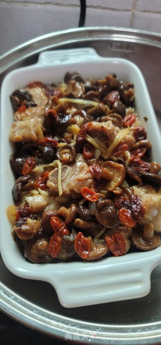 喷鼻菇蒸排骨的做法步调：4