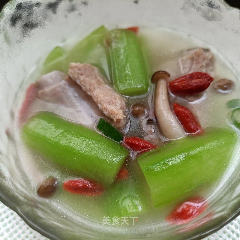 蟹味菇排骨丝瓜汤的做法