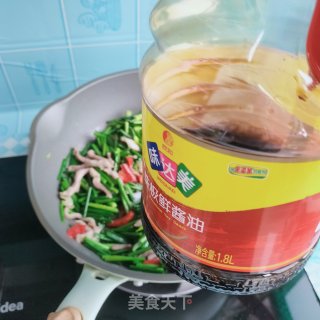 韭苔炒肉丝的做法步调：9