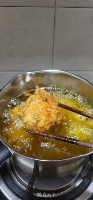 喷鼻酥炸鸡块的做法步调：10