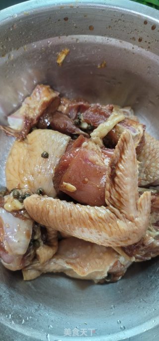 喷鼻酥炸鸡块的做法步调：5