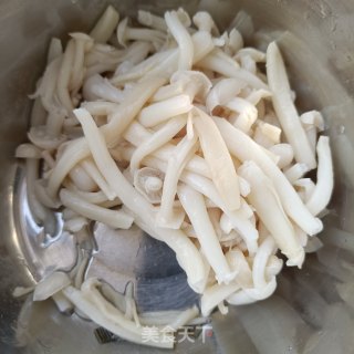 利剑玉菇炒蛏子的做法步调：12