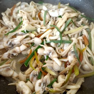 利剑玉菇炒蛏子的做法步调：18