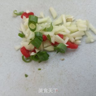 胡萝卜金针菇拌鲍鱼的做法步调：13