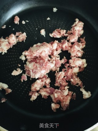 肉终胡萝卜炒饭的做法步调：1