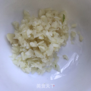 核桃油炒丝瓜的做法步调：2