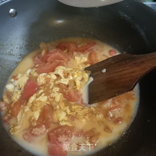 西白柿炒蛋的做法步调：11