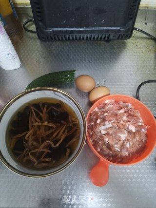 木须肉的做法步调：1
